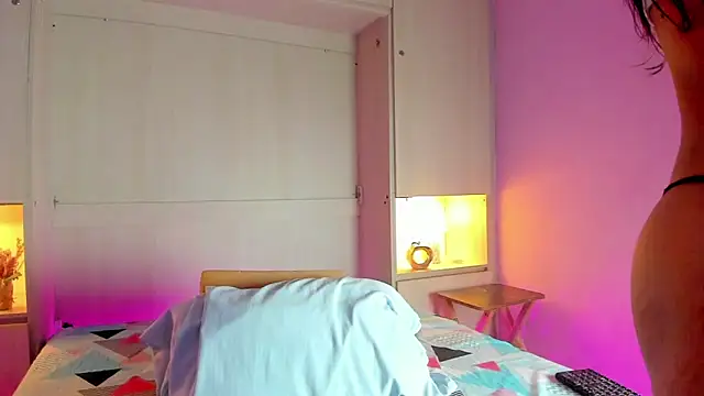 Snapshot of ChloeWiillow chatting on 28, 11, 2025 ChloeWiillow online show from 28, 11, 2025