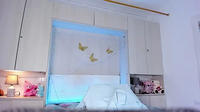 ChloeWiillow online show from 8, 4, 2026