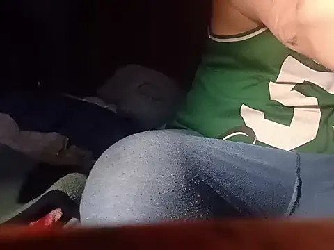 Snapshot of macKnd chatting on 29, 10, 2025 macKnd online show from 29, 10, 2025