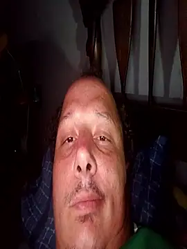 Snapshot of macKnd chatting on 12, 11, 2025 macKnd online show from 12, 11, 2025