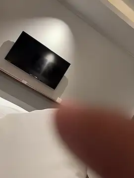 HenryLee1983-cums online show from 24, 4, 2026