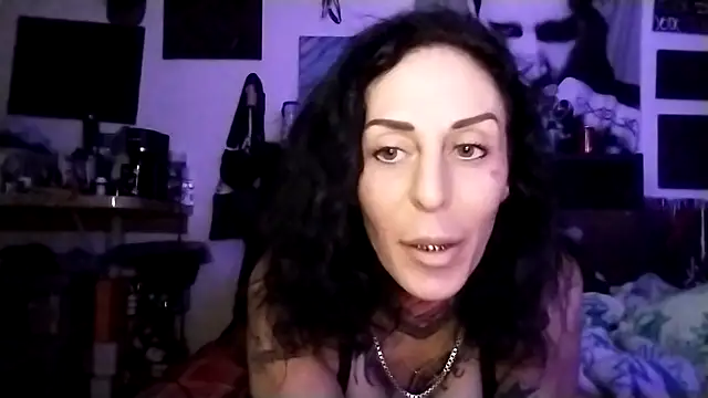 inkdhollow1 online show from 7, 10, 2025