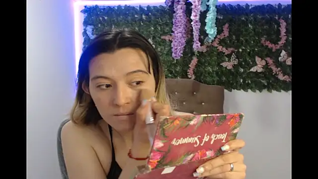 cristal hills 19 online show from 18, 12, 2025