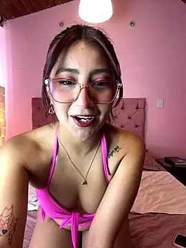 Snapshot of saramooon chatting on 18, 11, 2025 saramooon online show from 18, 11, 2025