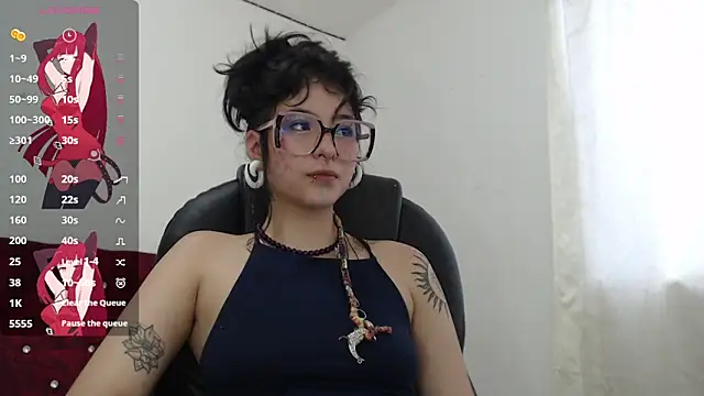 Lia Carter  online show from 28, 2, 2026