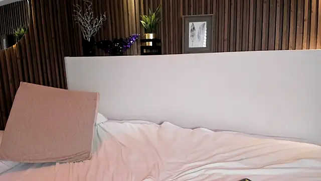 Snapshot of Emily_Roberts9 chatting on 15, 10, 2025 Emily Roberts9 online show from 15, 10, 2025