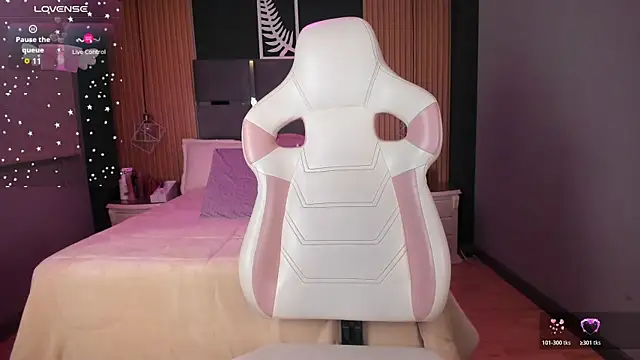 Snapshot of Emily_Roberts9 chatting on 31, 10, 2025 Emily Roberts9 online show from 31, 10, 2025