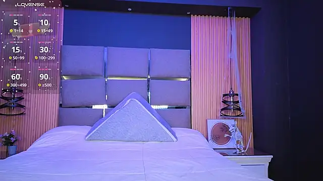 Snapshot of Emily_Roberts9 chatting on 14, 11, 2025 Emily Roberts9 online show from 14, 11, 2025