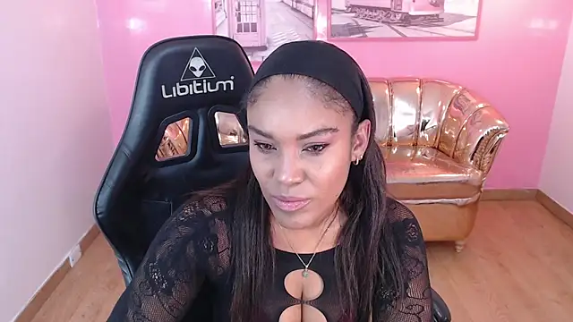 Snapshot of kamala_a chatting on 24, 11, 2025 kamala a online show from 24, 11, 2025