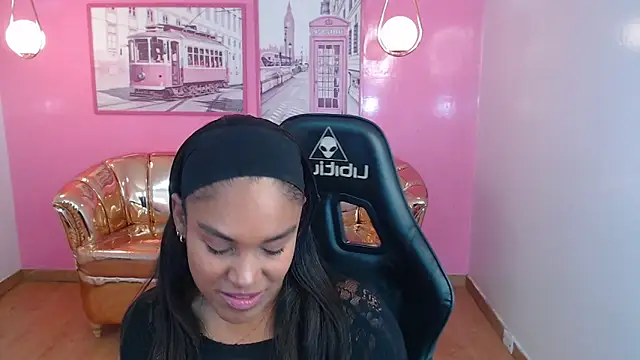 Snapshot of kamala_a chatting on 28, 11, 2025 kamala a online show from 28, 11, 2025