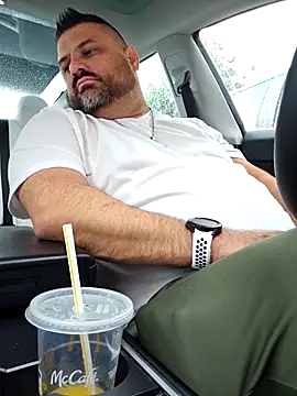 Snapshot of Roddog18 chatting on 18, 11, 2025 Roddog18 online show from 18, 11, 2025