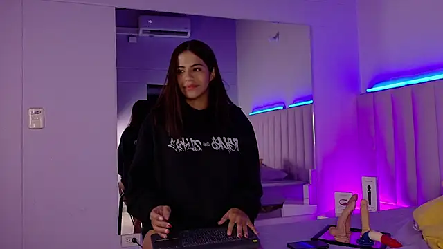 Snapshot of IamEvaGate chatting on 26, 10, 2025 IamEvaGate online show from 26, 10, 2025