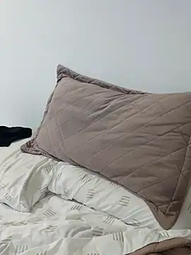 Zoe riivas online show from 8, 4, 2026