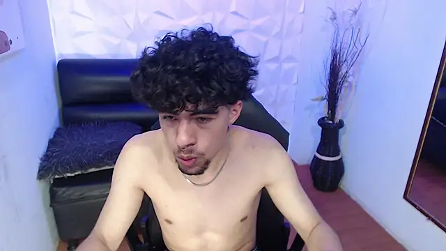 Snapshot of Liil_boy chatting on 7, 10, 2025 Liil boy online show from 7, 10, 2025