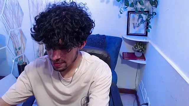 Snapshot of Liil_boy chatting on 27, 11, 2025 Liil boy online show from 27, 11, 2025