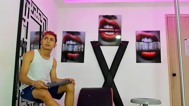 VERY HOT GUYS online show from 18, 10, 2025