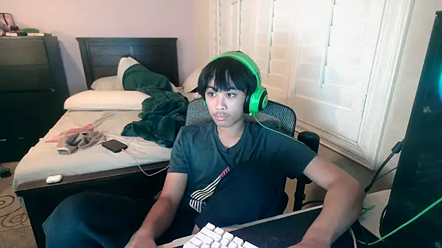 youngasianboy2007 online show from 22, 10, 2025