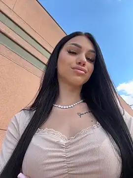ilariea girl online show from 7, 5, 2026