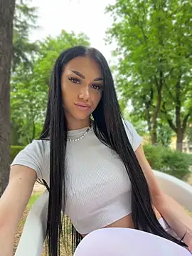 ilariea girl online show from 8, 5, 2026