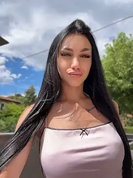 ilariea girl online show from 10, 6, 2026