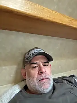 Snapshot of DeeBestEver chatting on 2, 10, 2025 DeeBestEver online show from 2, 10, 2025