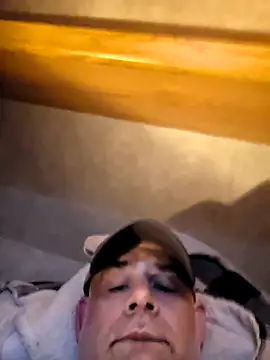 Snapshot of DeeBestEver chatting on 8, 10, 2025 DeeBestEver online show from 8, 10, 2025