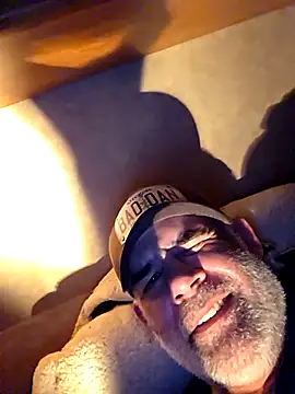 Snapshot of DeeBestEver chatting on 20, 10, 2025 DeeBestEver online show from 20, 10, 2025