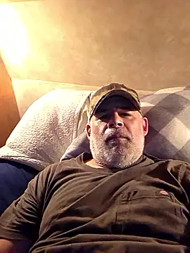 Snapshot of DeeBestEver chatting on 6, 11, 2025 DeeBestEver online show from 6, 11, 2025