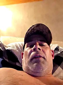 Snapshot of DeeBestEver chatting on 13, 11, 2025 DeeBestEver online show from 13, 11, 2025