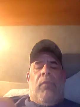 Snapshot of DeeBestEver chatting on 15, 11, 2025 DeeBestEver online show from 15, 11, 2025