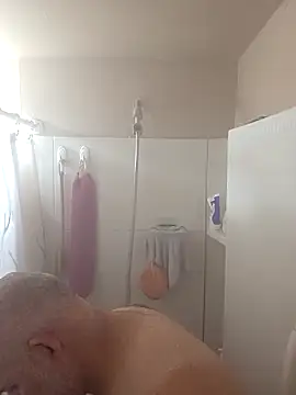 Snapshot of DeeBestEver chatting on 23, 11, 2025 DeeBestEver online show from 23, 11, 2025