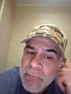 Snapshot of DeeBestEver chatting on 18, 12, 2025 DeeBestEver online show from 18, 12, 2025