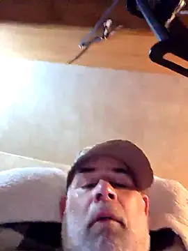 Snapshot of DeeBestEver chatting on 22, 12, 2025 DeeBestEver online show from 22, 12, 2025