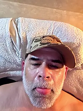 Snapshot of DeeBestEver chatting on 22, 12, 2025 DeeBestEver online show from 22, 12, 2025