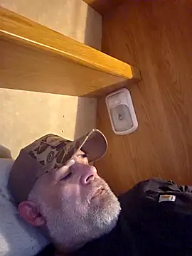 Snapshot of DeeBestEver chatting on 9, 4, 2026 DeeBestEver online show from 9, 4, 2026