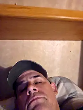 Snapshot of DeeBestEver chatting on 11, 4, 2026 DeeBestEver online show from 11, 4, 2026