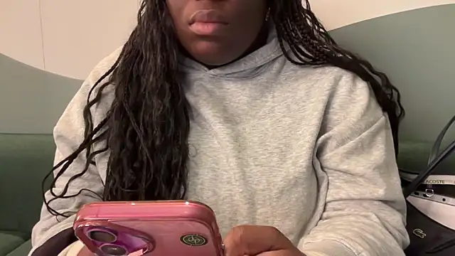 Snapshot of nanaisbackk chatting on 19, 12, 2025 nanaisbackk online show from 19, 12, 2025