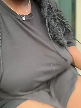 Snapshot of nanaisbackk chatting on 27, 2, 2026 nanaisbackk online show from 27, 2, 2026