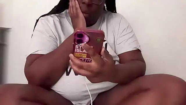 nanaisbackk online show from 10, 4, 2026