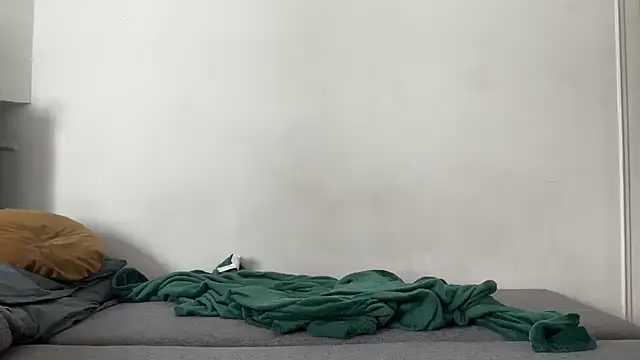 nanaisbackk online show from 23, 4, 2026