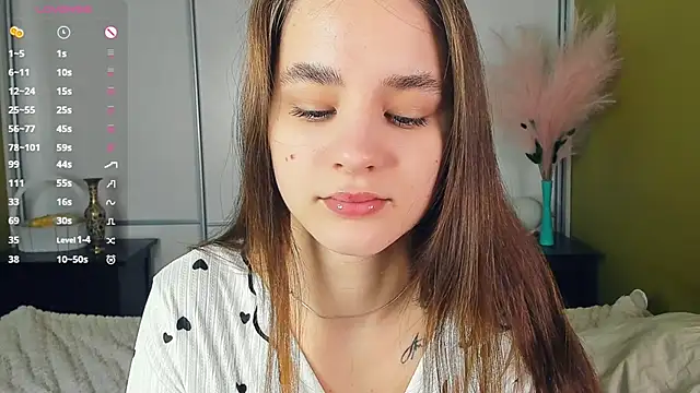 JinnyMcie online show from 13, 4, 2026