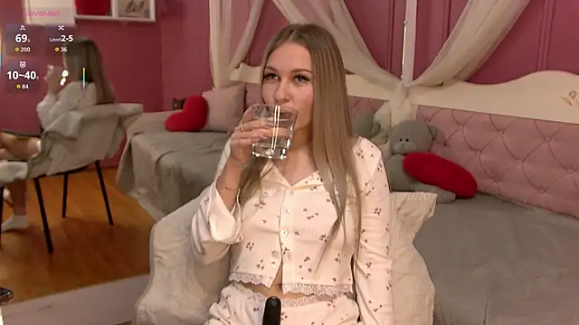 Snapshot of AnySlim chatting on 14, 11, 2025 AnySlim online show from 14, 11, 2025