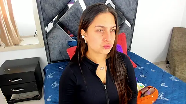 Snapshot of mia_fox4 chatting on 27, 11, 2025 mia fox4 online show from 27, 11, 2025