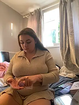 MadelineLeah online show from 17, 7, 2026