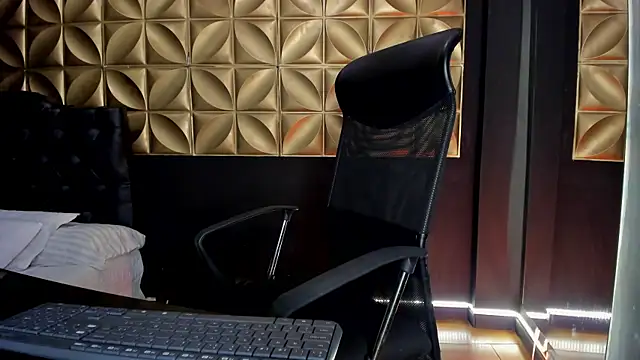 Snapshot of scarlettvelvet_ chatting on 27, 11, 2025 scarlettvelvet online show from 27, 11, 2025