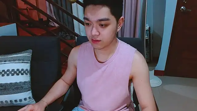 Snapshot of JayKarLo chatting on 29, 10, 2025 JayKarLo online show from 29, 10, 2025