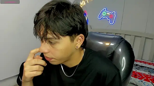 StiwenTwink online show from 30, 10, 2025