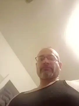 Snapshot of Curious9884 chatting on 15, 1, 2026 Curious9884 online show from 15, 1, 2026