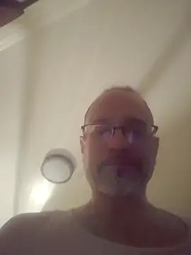 Snapshot of Curious9884 chatting on 4, 2, 2026 Curious9884 online show from 4, 2, 2026