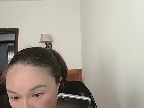 Snapshot of yueliang-166 chatting on 15, 10, 2025 yueliang-166 online show from 15, 10, 2025